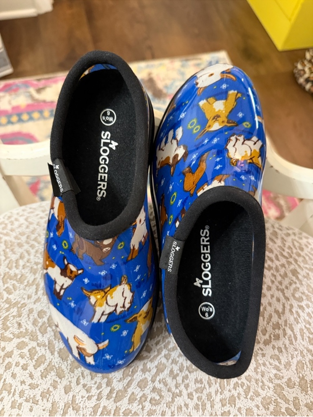 🐐Sloggers Garden Shoes Size 6